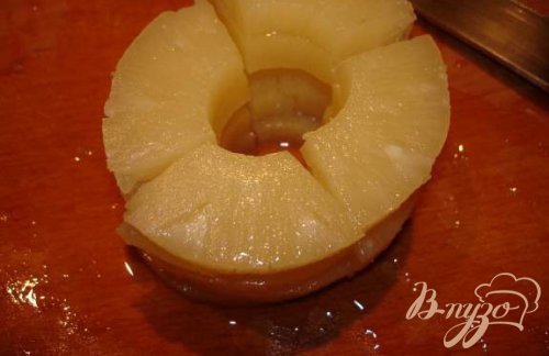 Сочные медальоны из курины (индейки) с ананасом Сочные медальоны из курины (индейки) с ананасом
