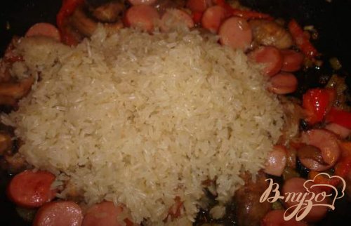 Сливочная Паэлья с сосисками и грибами Сливочная Паэлья с сосисками и грибами