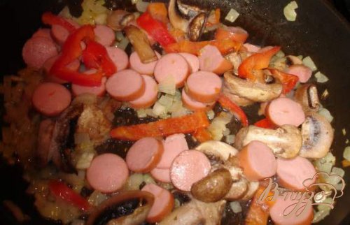 Сливочная Паэлья с сосисками и грибами Сливочная Паэлья с сосисками и грибами