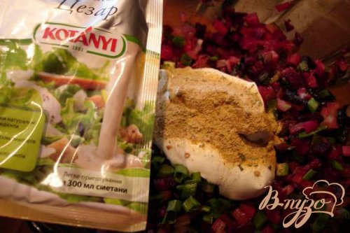 Салат из свеклы с черносливом, огурцом и луком Салат из свеклы с черносливом, огурцом и луком