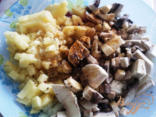 Мясной пирог с грибами и картофелем Мясной пирог с грибами и картофелем