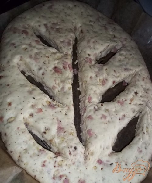 Фугасс с грудинкой и грецкими орехами Фугасс с грудинкой и грецкими орехами