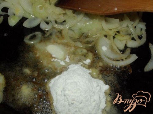 Курица в луковом соусе Курица в луковом соусе