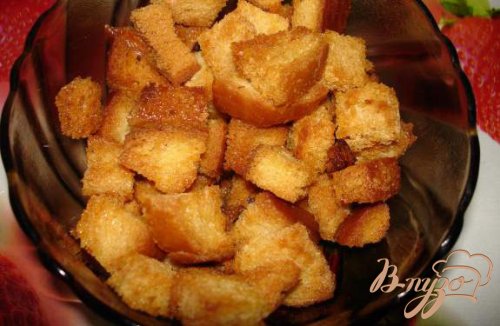 Бульон из курицы с макаронами и гренками Бульон из курицы с макаронами и гренками