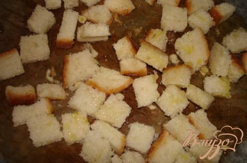 Бульон из курицы с макаронами и гренками Бульон из курицы с макаронами и гренками
