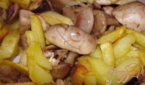 Жареная картошечка с лесными грибами Жареная картошечка с лесными грибами