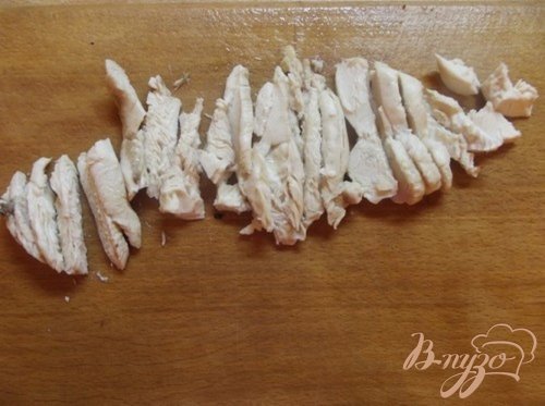Теплый салат с омлетом и курицей Теплый салат с омлетом и курицей