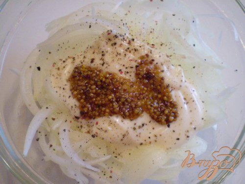 Сельдь маринованная с луком и горчицей в майонезе Сельдь маринованная с луком и горчицей в майонезе