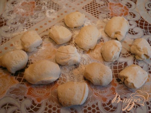 Пирожки с творогом и изюмом Пирожки с творогом и изюмом