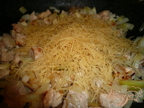 Вермишель жареная с мясом Вермишель жареная с мясом