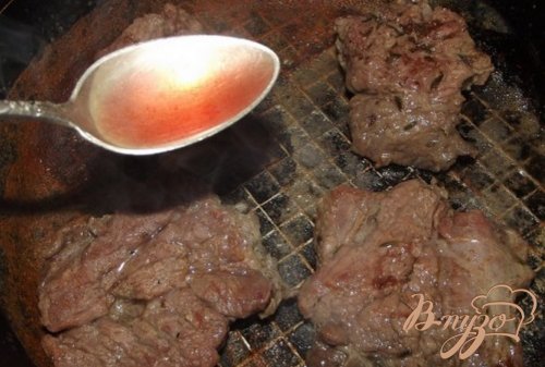 Говядина под клубничным соусом Говядина под клубничным соусом