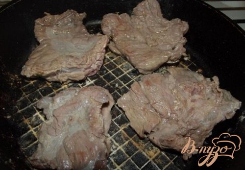 Говядина под клубничным соусом Говядина под клубничным соусом