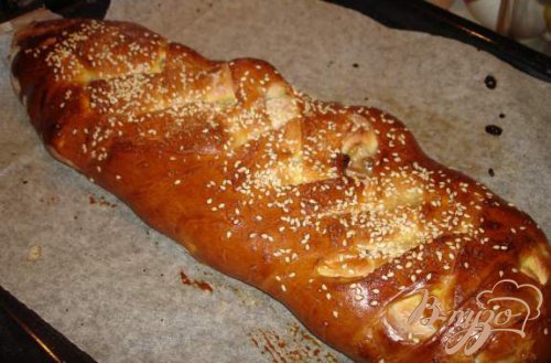 Кулебяка с яблоком, изюмом и корицей Кулебяка с яблоком, изюмом и корицей