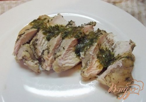 Куриное филе под зеленым соусом Куриное филе под зеленым соусом