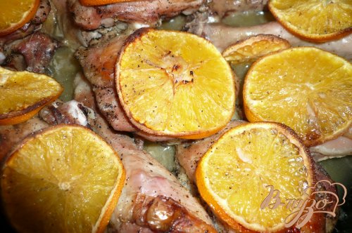 Куриные окорочка запеченные с апельсинами Куриные окорочка запеченные с апельсинами