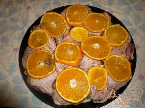 Куриные окорочка запеченные с апельсинами Куриные окорочка запеченные с апельсинами