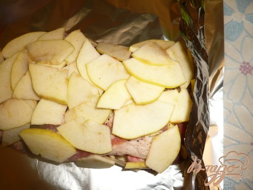 Свинина запеченная с яблоками Свинина запеченная с яблоками