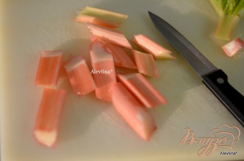 Салат с ревенем и сыром фета Салат с ревенем и сыром фета