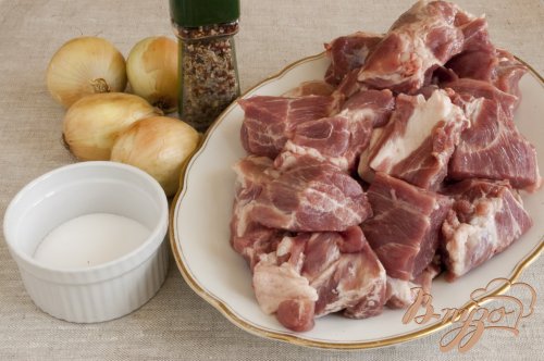 Шашлык свиной в луке Шашлык свиной в луке