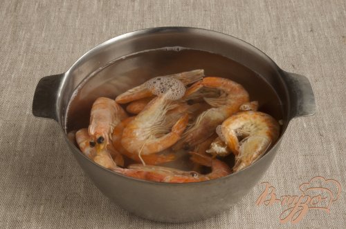 Салат с креветками и авокадо Салат с креветками и авокадо