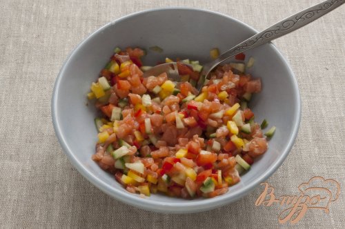 Салат с рыбой и овощами. Салат с рыбой и овощами.