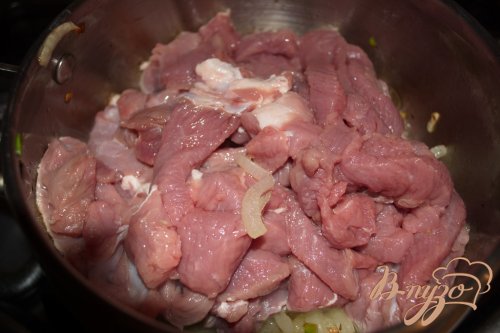 Мясо тушеное в томате с фасолью Мясо тушеное в томате с фасолью