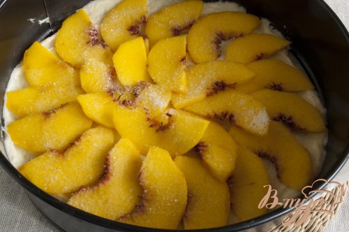 Пирог с персиками и грецкими орехами Пирог с персиками и грецкими орехами