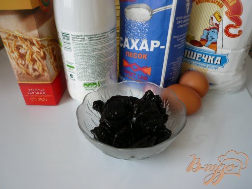 Пирог с черносливом в мультиварке Пирог с черносливом в мультиварке