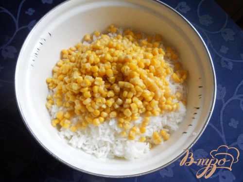 Рисовый салат с крабовым мясом Рисовый салат с крабовым мясом