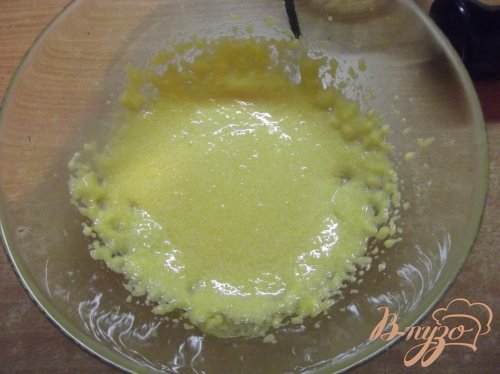 Простая шарлотка с грецкими орехами Простая шарлотка с грецкими орехами