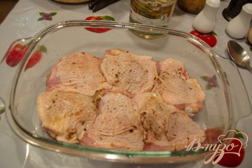 Куриные бедра запеченные в вине с шашлычными специями Куриные бедра запеченные в вине с шашлычными специями