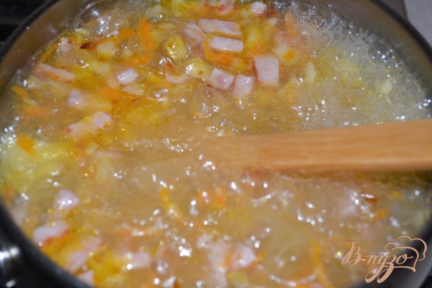 Сливочный суп с сыром и сырными палочками Сливочный суп с сыром и сырными палочками