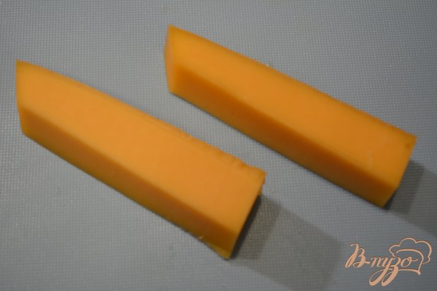 Сливочный суп с сыром и сырными палочками Сливочный суп с сыром и сырными палочками