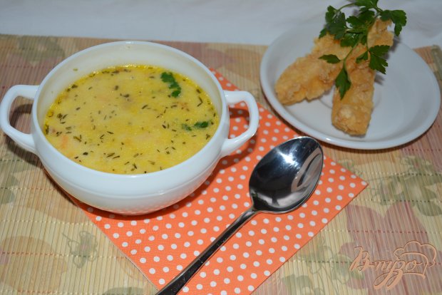 Сливочный суп с сыром и сырными палочками Сливочный суп с сыром и сырными палочками