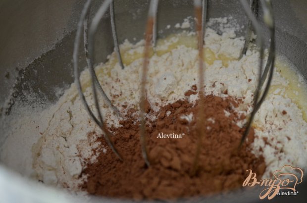 Шоколадный рулет с арахисовой начинкой Шоколадный рулет с арахисовой начинкой