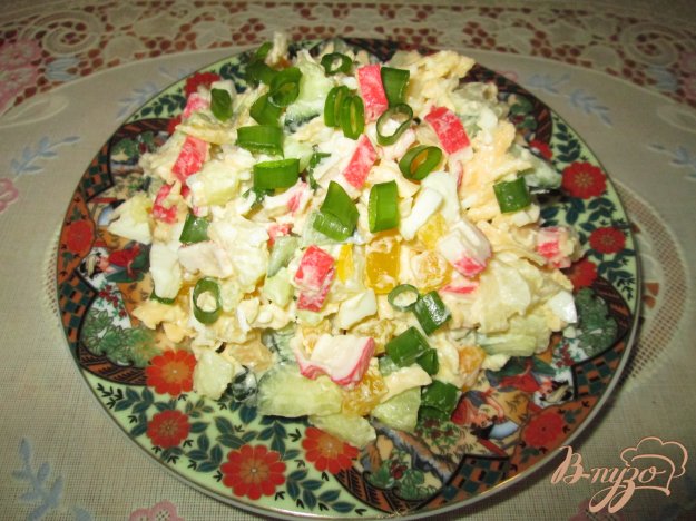 Салат з крабовими паличками, сиром і болгарським перцем. як приготувати з фото