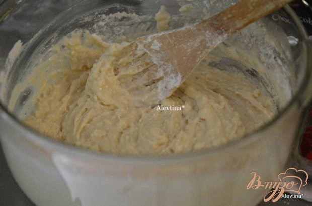 Кекс с малиной и белыми шоколадными каплями Кекс с малиной и белыми шоколадными каплями