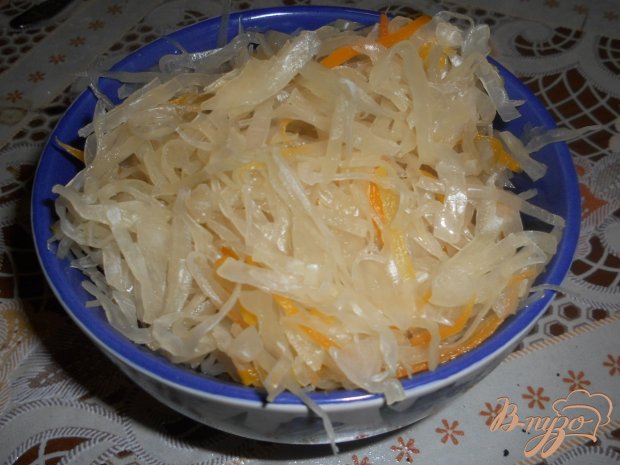 Тушеная капусты с баварскими колбасками Тушеная капусты с баварскими колбасками
