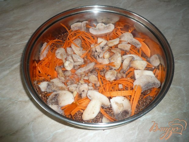 Куриные бедра запечённые с гречневой кашей Куриные бедра запечённые с гречневой кашей
