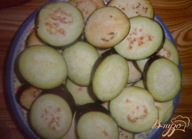 Запеченные баклажаны с помидорами и сыром Запеченные баклажаны с помидорами и сыром