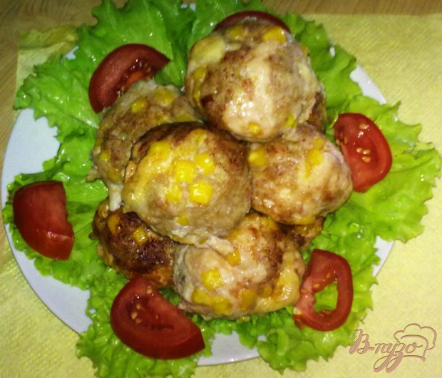 Фрикадельки с сыром и кукурузой Фрикадельки с сыром и кукурузой