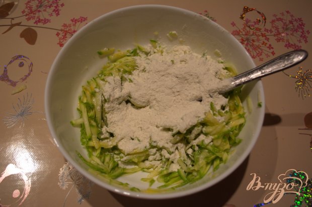 Пицца из цукини(кабачка) с беконом и помидорами Пицца из цукини(кабачка) с беконом и помидорами