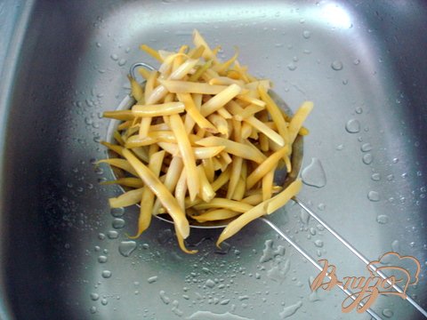 Фасоль стручковая под сухарным соусом Фасоль стручковая под сухарным соусом