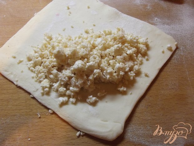 Слойки с клубникой и творогом Слойки с клубникой и творогом