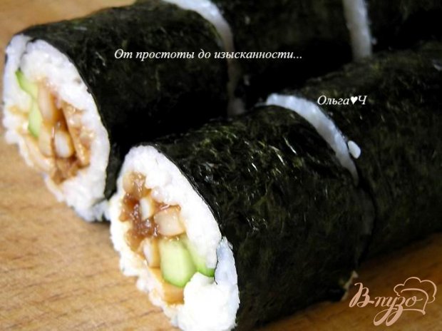 Роллы с кальмарами и огурцом Роллы с кальмарами и огурцом