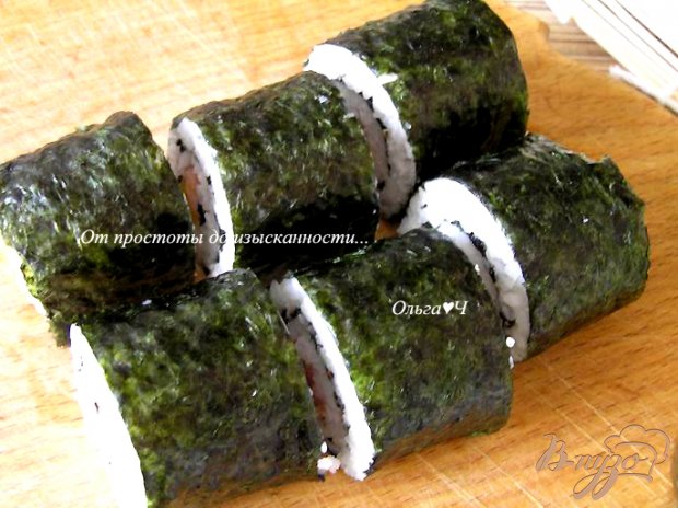 Роллы с лососем, сладким перцем и кунжутом Роллы с лососем, сладким перцем и кунжутом