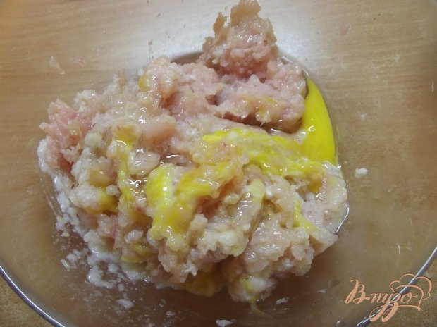 Домашние куриные котлеты с пшеничным хлебом в духовке Домашние куриные котлеты с пшеничным хлебом в духовке
