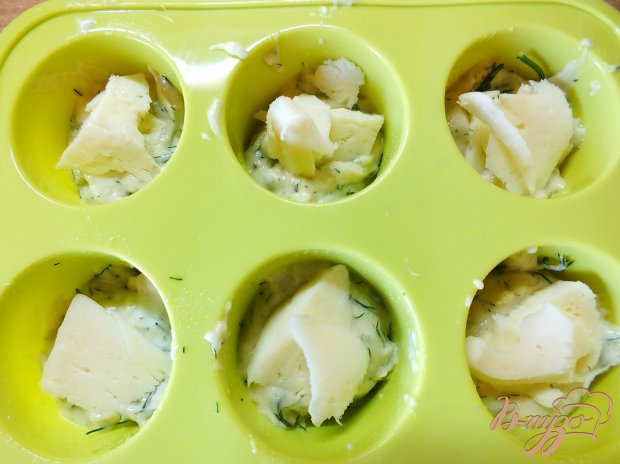 Маффины закусочные с сулугуни и укропом Маффины закусочные с сулугуни и укропом