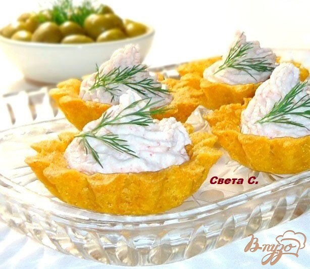 Кукурузные тарталетки с паштетом из крабовых палочек Кукурузные тарталетки с паштетом из крабовых палочек