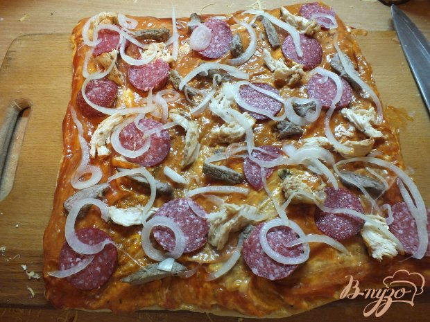 Пицца с мясным ассорти и дор-блю Пицца с мясным ассорти и дор-блю
